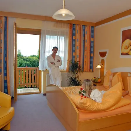 Sunny-hill Frühstückshotel - Dreilandhof Hotel 3*