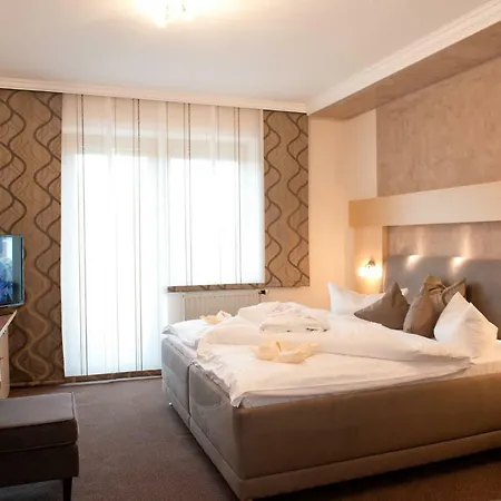 Sunny-hill Frühstückshotel - Dreilandhof 3*