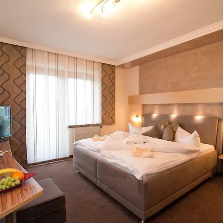 Sunny-hill Frühstückshotel - Dreilandhof 3*