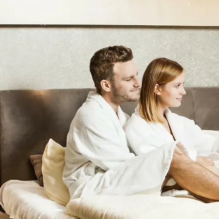 Sunny-hill Frühstückshotel - Dreilandhof 3* Fürstenfeld
