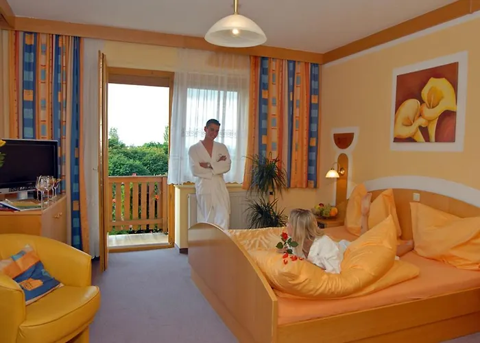 Sunny-hill Frühstückshotel - Dreilandhof Hotel 3*