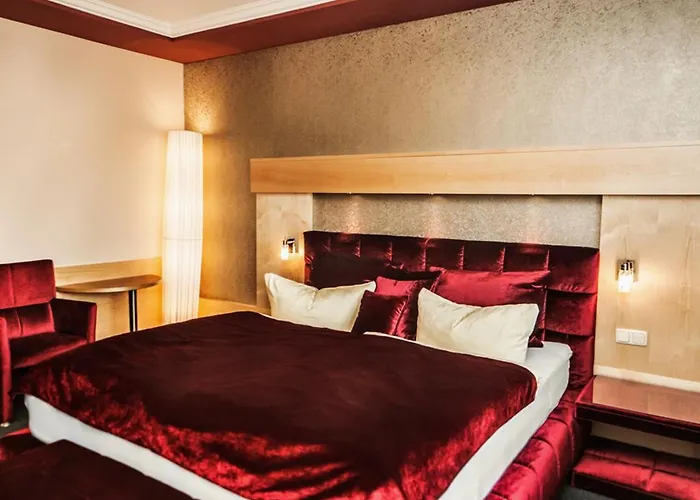 Отель Sunny-hill Fruehstueckshotel - Dreilandhof