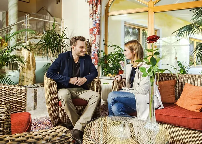 酒店 Sunny-hill Fruehstueckshotel - Dreilandhof Fürstenfeld