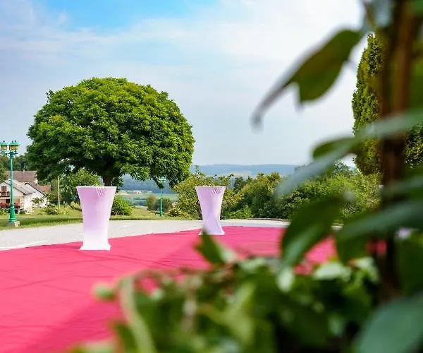 Sunny-hill Fruehstueckshotel - Dreilandhof 酒店 Fürstenfeld