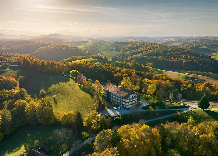 Sunny-hill Fruehstueckshotel - Dreilandhof 3*