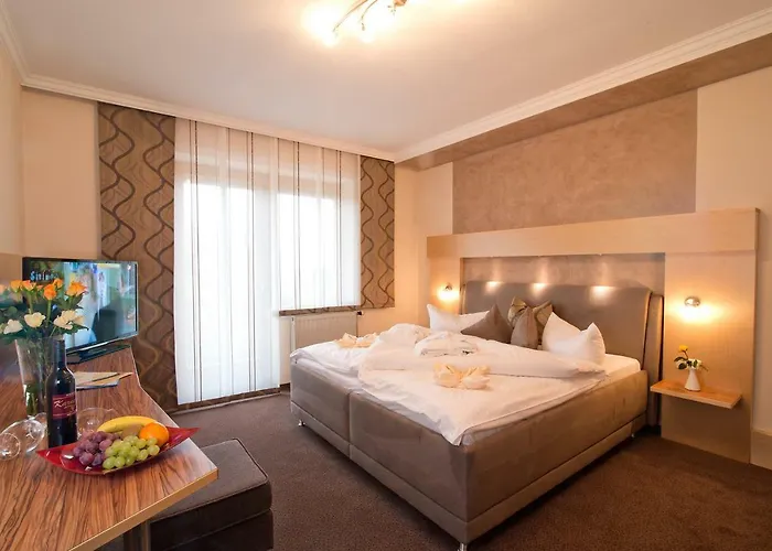 Sunny-hill Fruehstueckshotel - Dreilandhof 3*